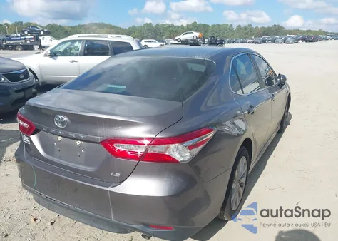 2018 Toyota Camry Le из США, поврежденный, VIN 4T1B11HK6JU136737
